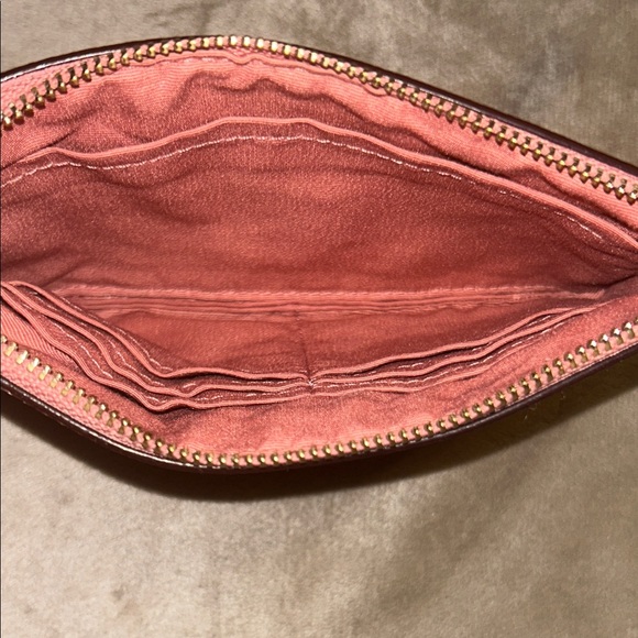 Coach Crossgrain Leather Large Wristlet - Picture 6 of 12